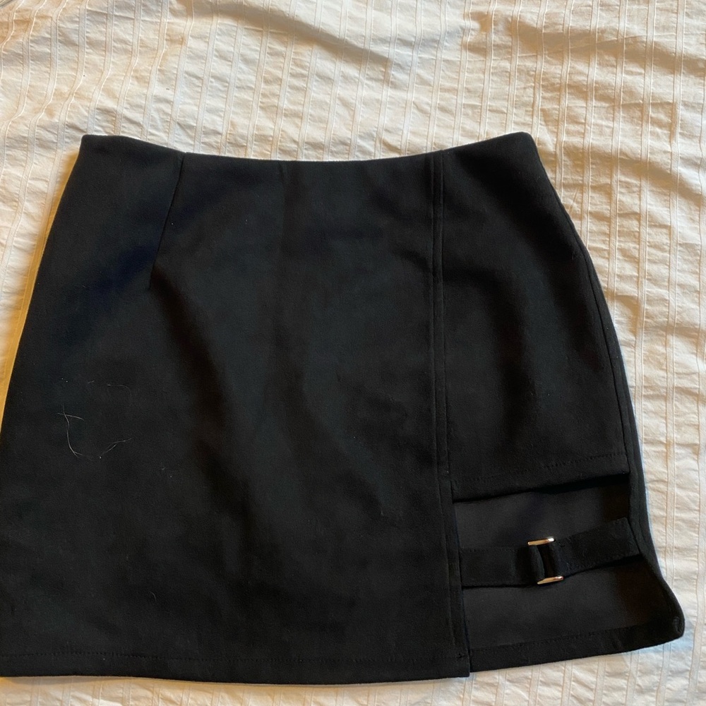 SHEIN Black Skirt with Buckle Detail